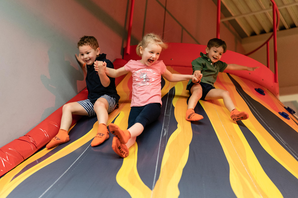 Motorik Spielplatz Klettervulkan